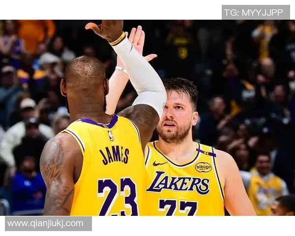 火箭与湖人激战正酣2月9日NBA精彩对决引发球迷热议 火箭与湖人激战正酣2月9日NBA精彩对决引发球迷热议